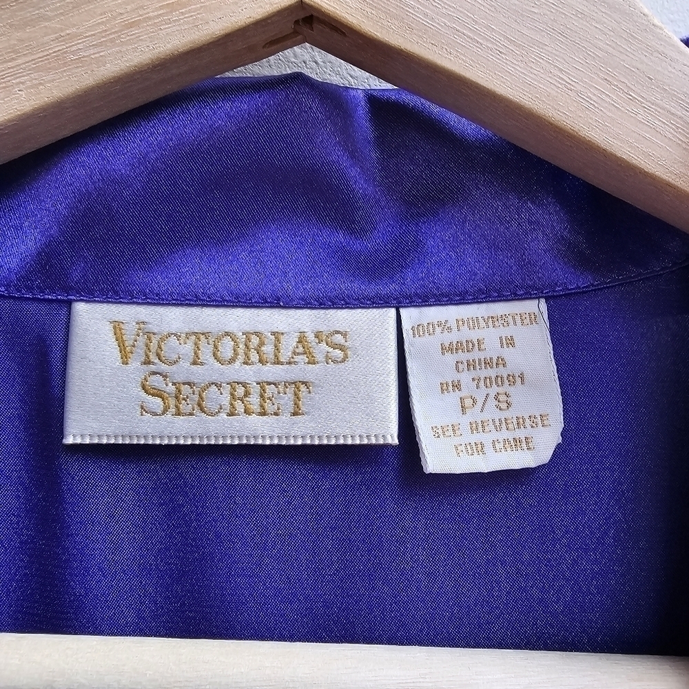 Victoria Secret Vintage Gold Label Sleep Shirt in Purple Satin, Size Small - Picture 7 of 9